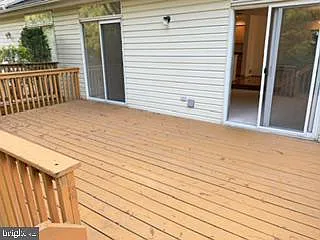 922 Glackens Ln — Photo 24