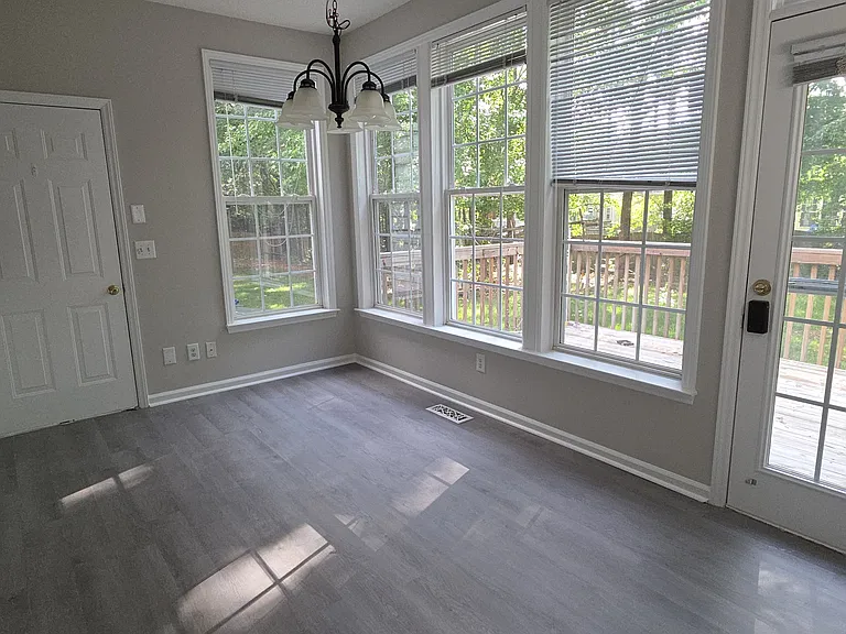 9213 Sulkirk Dr — Photo 8