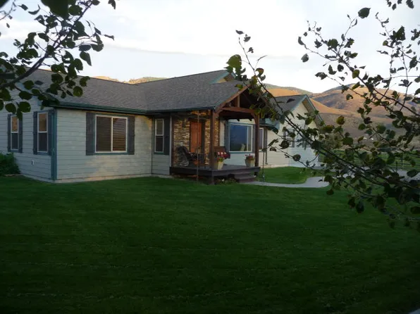 14 Hay Hook Dr, Salmon, ID 83467