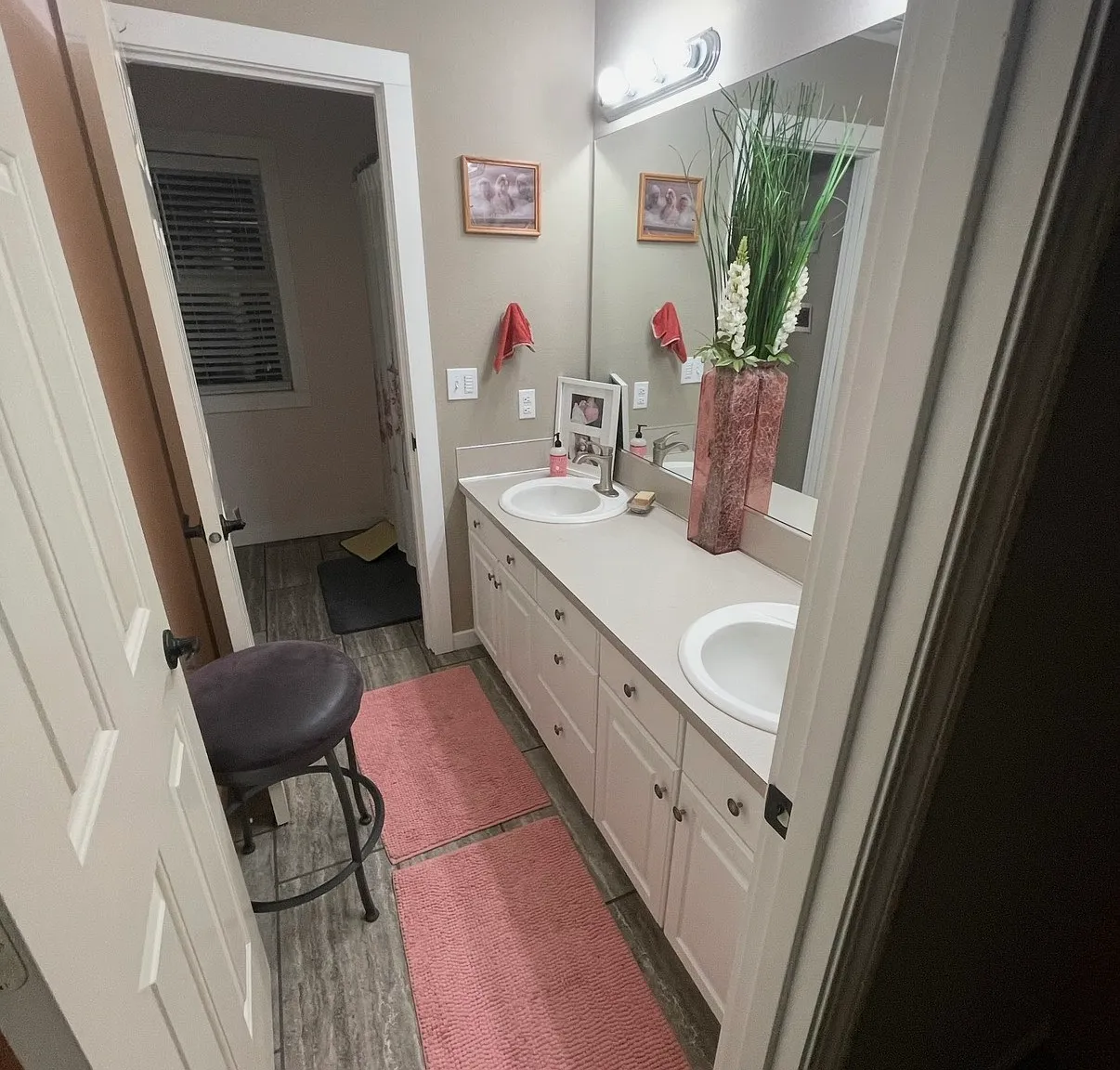 4 bed, 2.5 bath, 2951 sqft, $995 — Photo 3