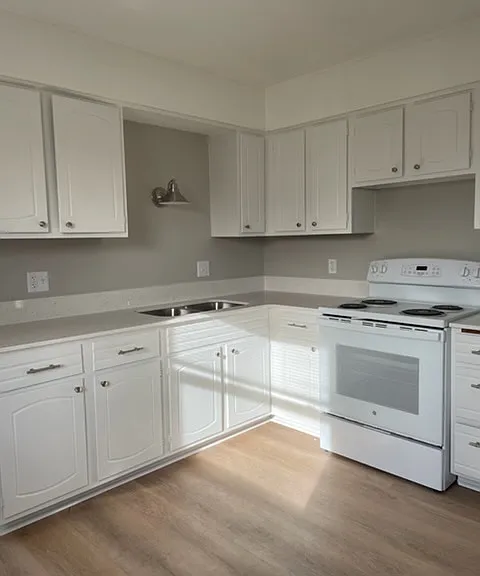 502 NW State St — Photo 2