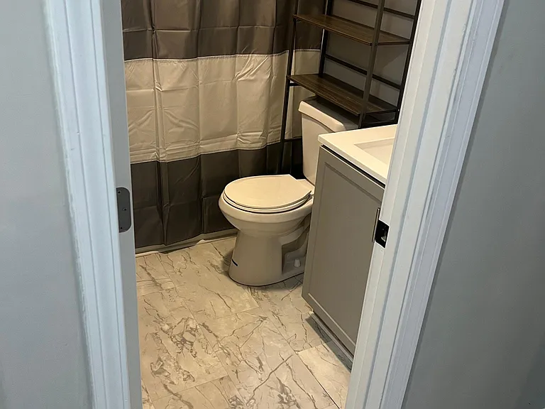 526 Broad Hollow Rd — Photo 13