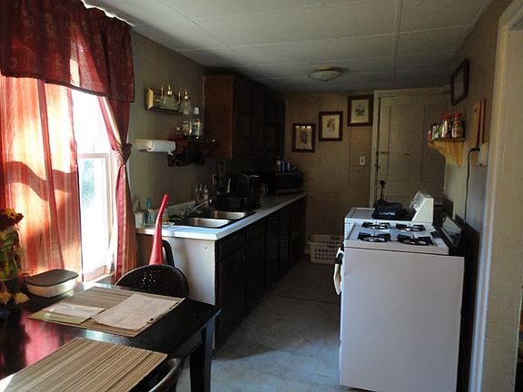 3rd image of 226 Owego St
