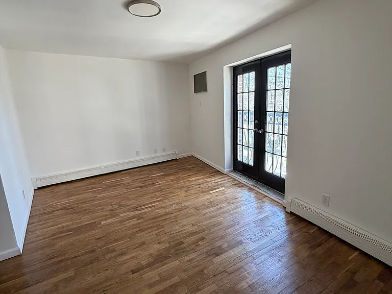 1358 University Ave #2 — Photo 3