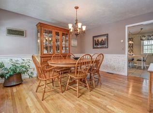 7 Padden Rd, Franklin, MA 02038