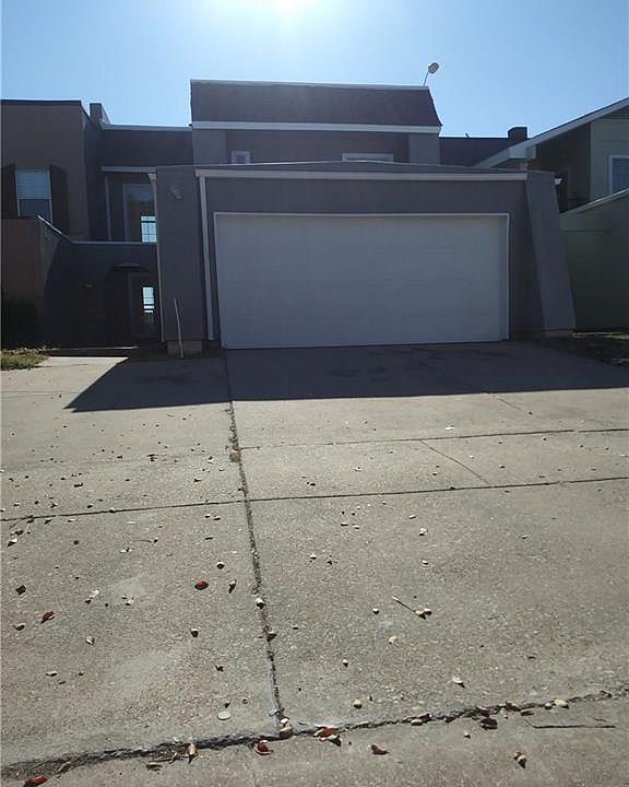 1st image of 2414 Las Brisas St