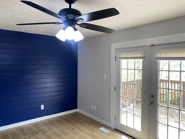 518 Burlington Ct — Photo 8