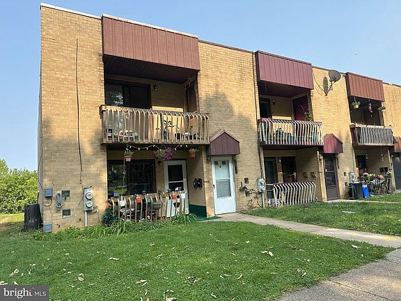 2nd image of 7525 Calvert St