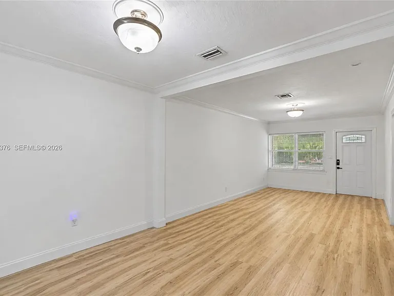 2530 SW 27th St #2532 — Photo 5