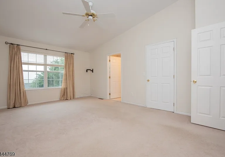 2404 Vantage Ct — Photo 20