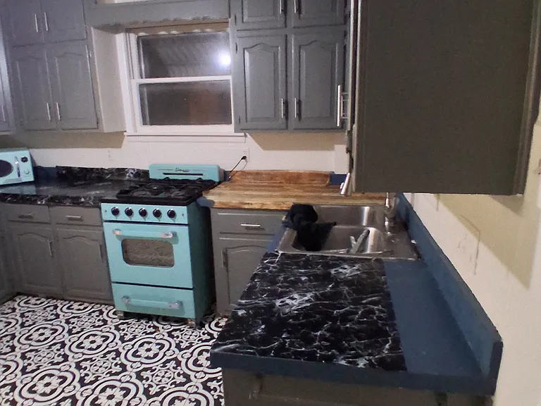 944 Riverview Ave — Photo 2
