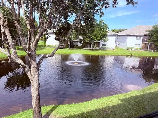 11563 Briarwood Cir #4 — Photo 2