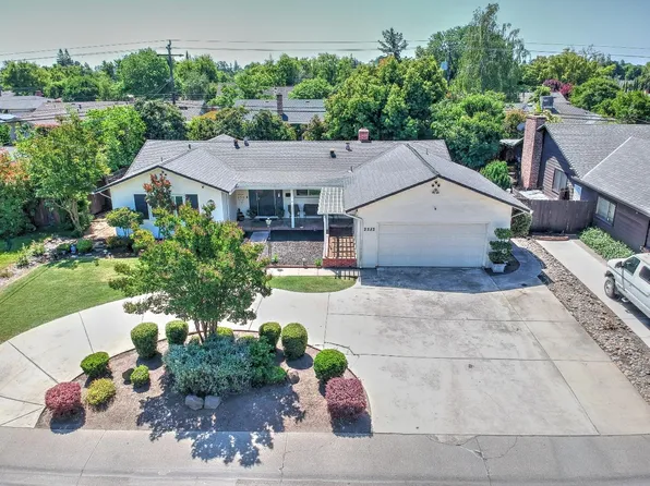 2252 W Benjamin Holt Dr, Stockton, CA 95207