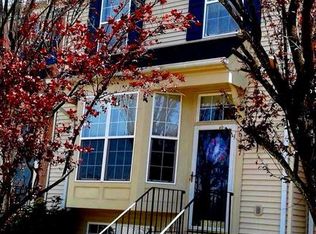 9407 Robin Lee Ct, Manassas Park, VA