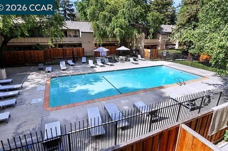 2144 Northwood Cir #H — Photo 5