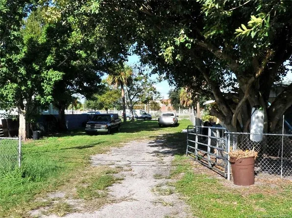 1006 N 17th St, Fort Pierce, FL 34950