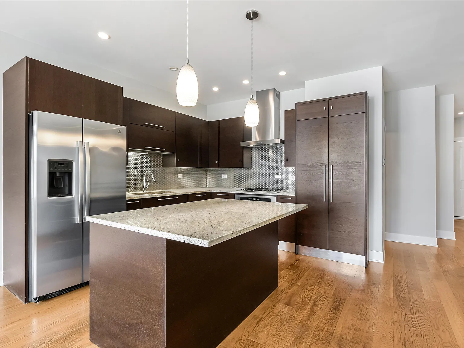 1261-63 N. Honore St. — Photo 3