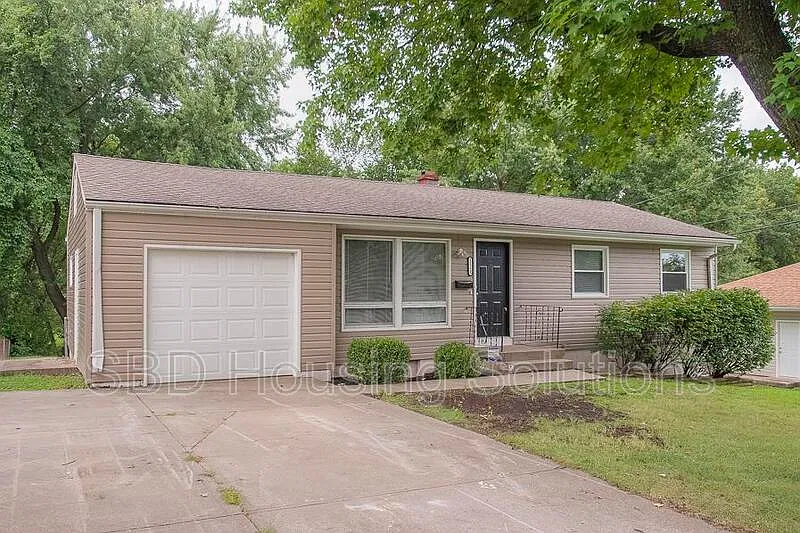 11225 E 32nd Ter S