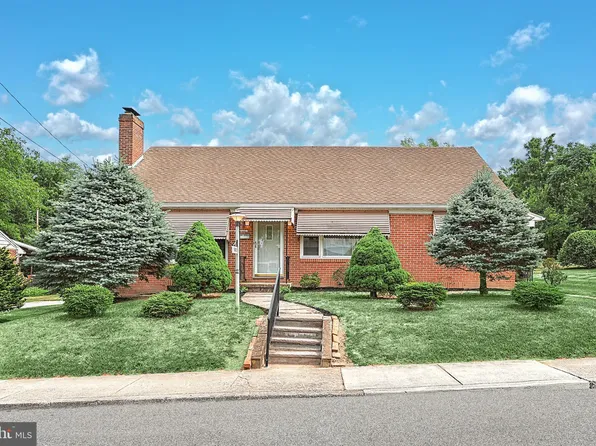 140 W Myrtle St, Littlestown, PA 17340