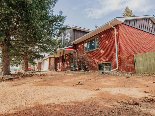 2515 Overland Rd, Laramie, WY 82070