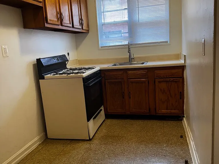 140 Kenilworth Ave NE — Photo 8