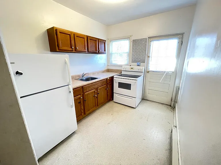 2272 Chestnut Ave #3 — Photo 2