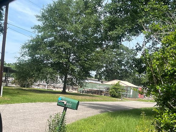 4th image of 371 County Road 773