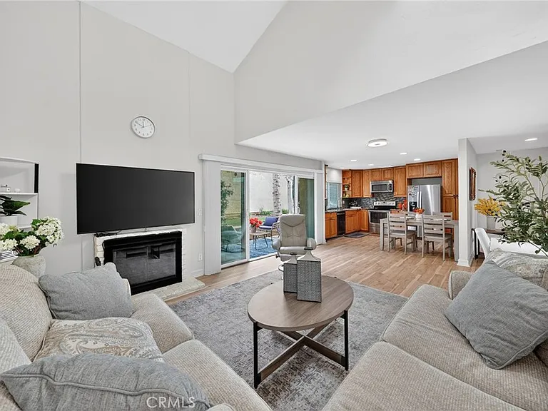 4842 Carmonita Ln — Photo 16