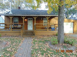 215 Doerr St, Roxana, IL 62084