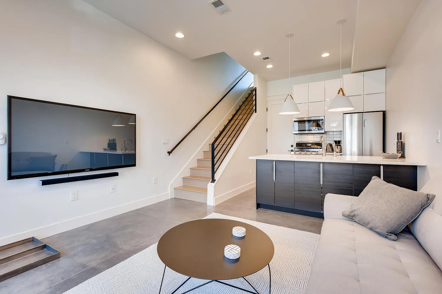 3 bed, 1475 sqft, $3,000 — Photo 3