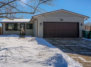 18391 N Linda Ln, Gurnee, IL 60031