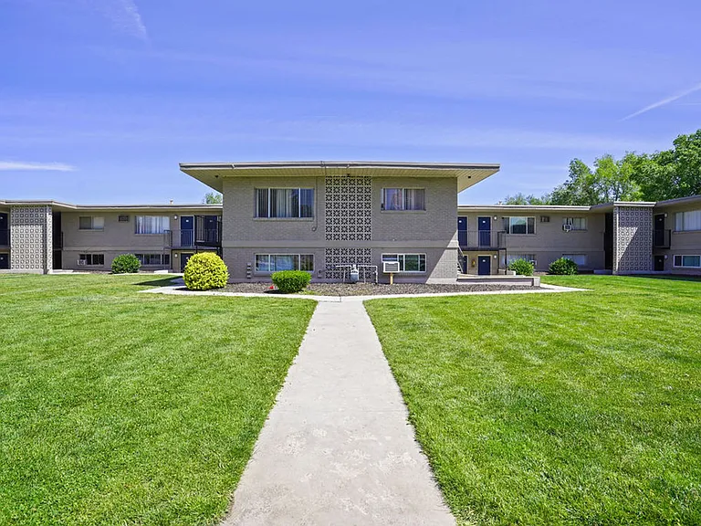 Jordanaire Apartments — Photo 2