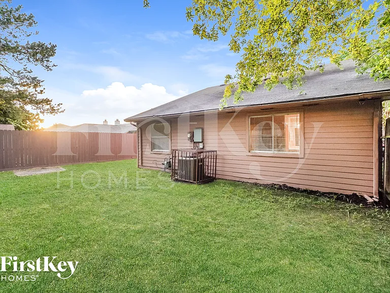 19903 Mountain Dale Dr — Photo 18