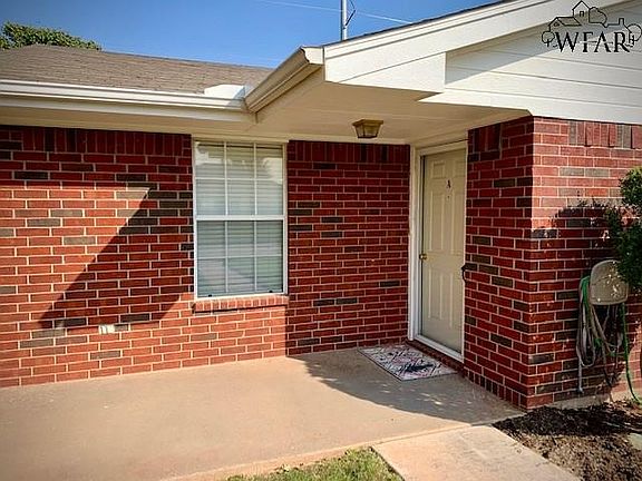 3rd image of 4113 Latricia Ln #A