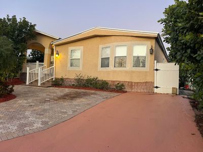 8287 SE Swan Avenue, Hobe Sound, FL, 33455
