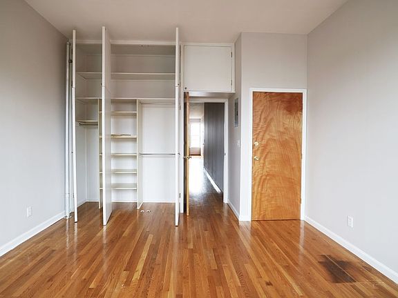 4th image of 549 Graham Ave APT 3L