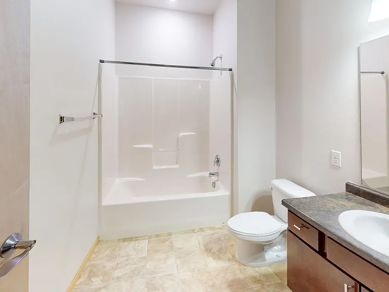 Cascades Apartments — Photo 59