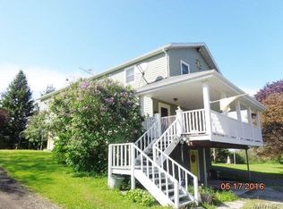 9389 Merrill Dr, South Dayton, NY 14138
