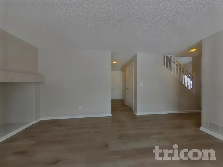 9516 Sherrelwood Ln — Photo 2
