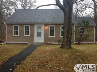 2 Amvets Ave, Falmouth, MA 02540