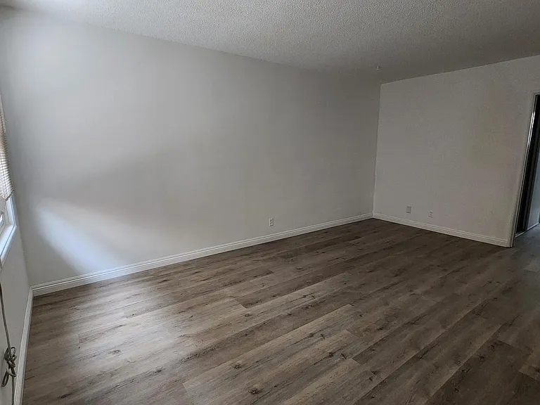 4848 Elmwood Ave #3 — Photo 5