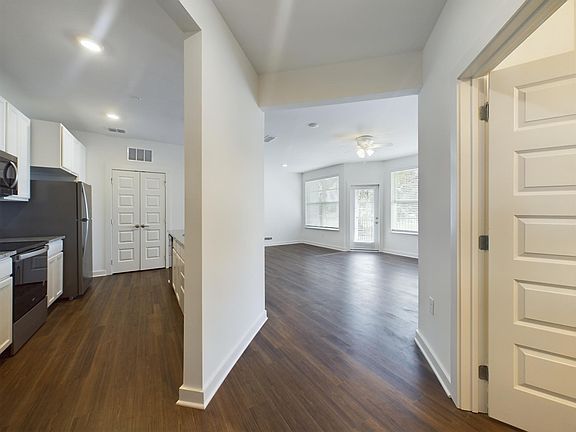 5th image of 108 NW 21st Ave #108