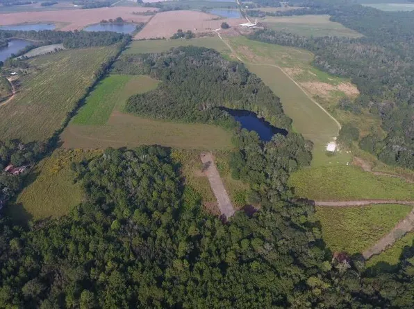 286 Sykes Ln, Omega, GA 31775