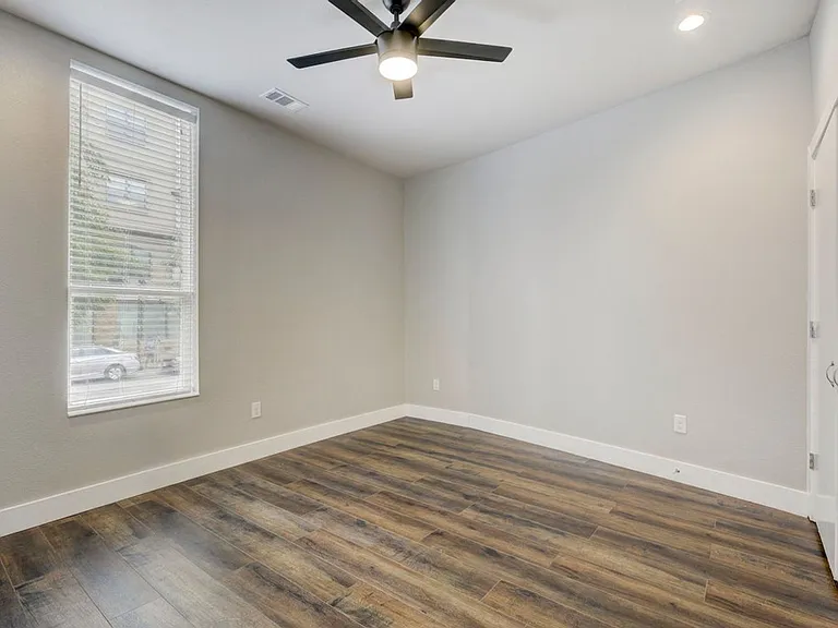 901 Shoal Cliff Ct — Photo 16
