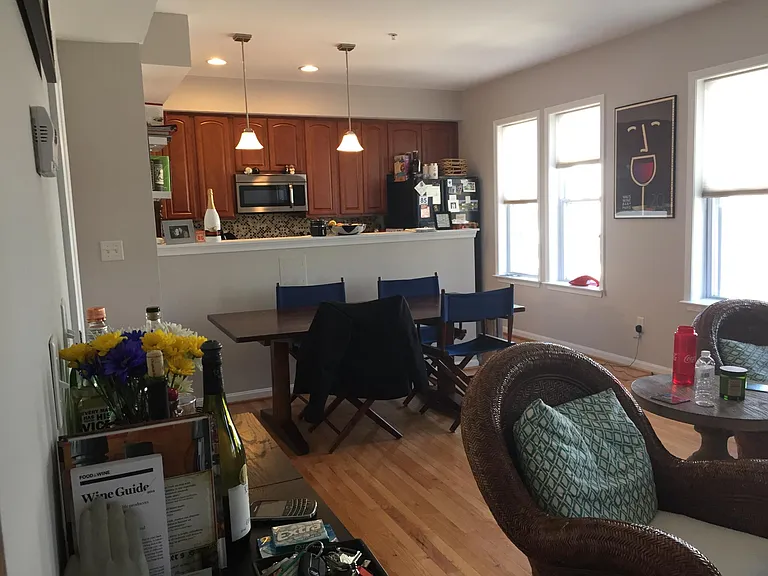 610 Irving St NW #201 — Photo 5