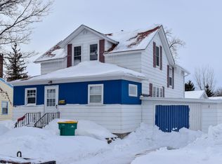 311 N 3rd St, Warren, MN 56762