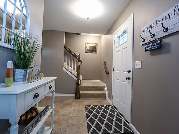 4th image of 1717 Marion Way