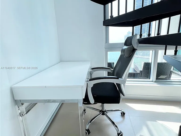 300 S Biscayne Blvd #L-814 — Photo 13