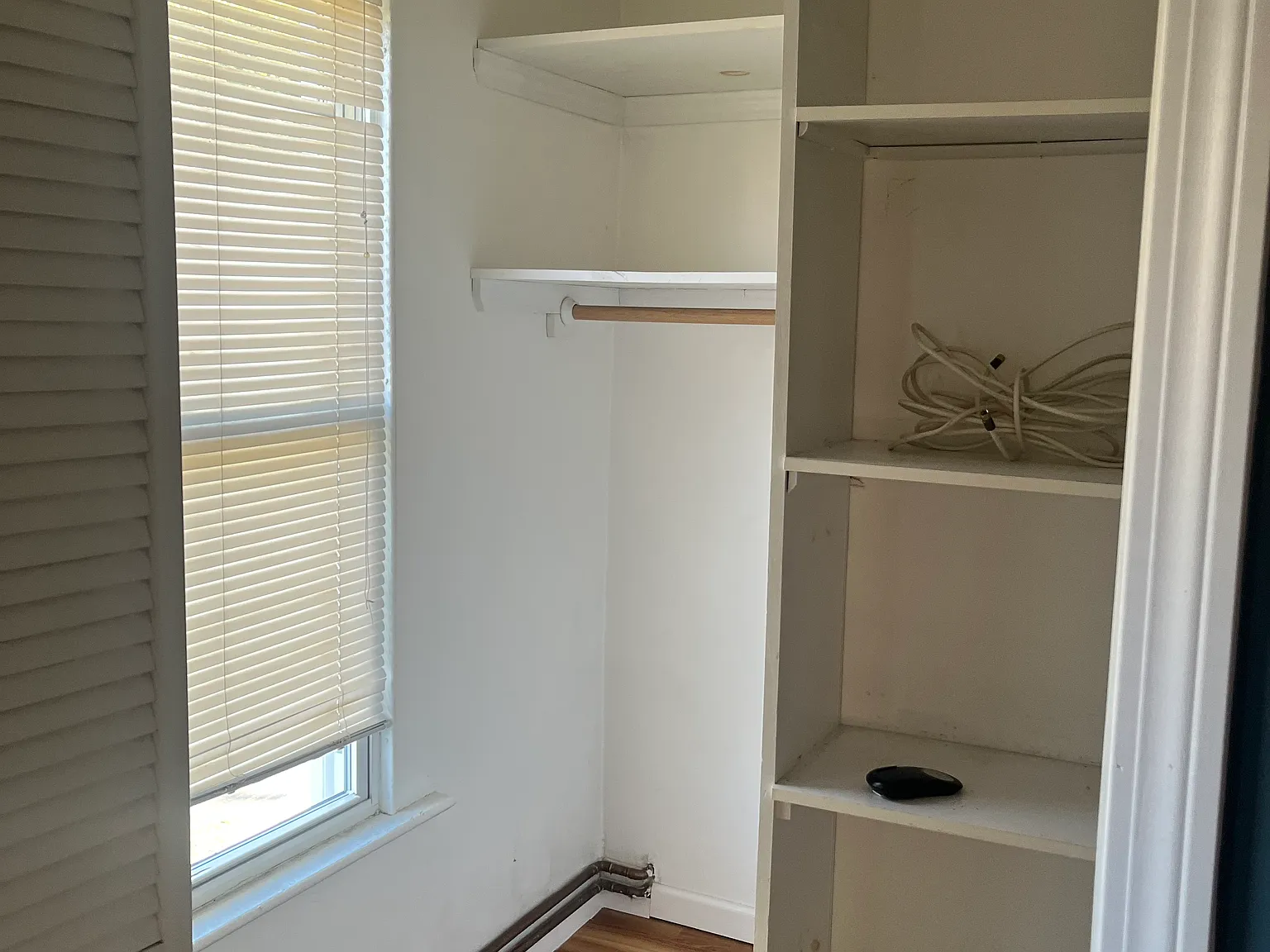 3 bed, 900 sqft, $2,200 — Photo 2