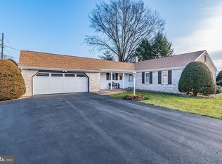 1281 Apple Tree Ln, Chambersburg, PA 17202